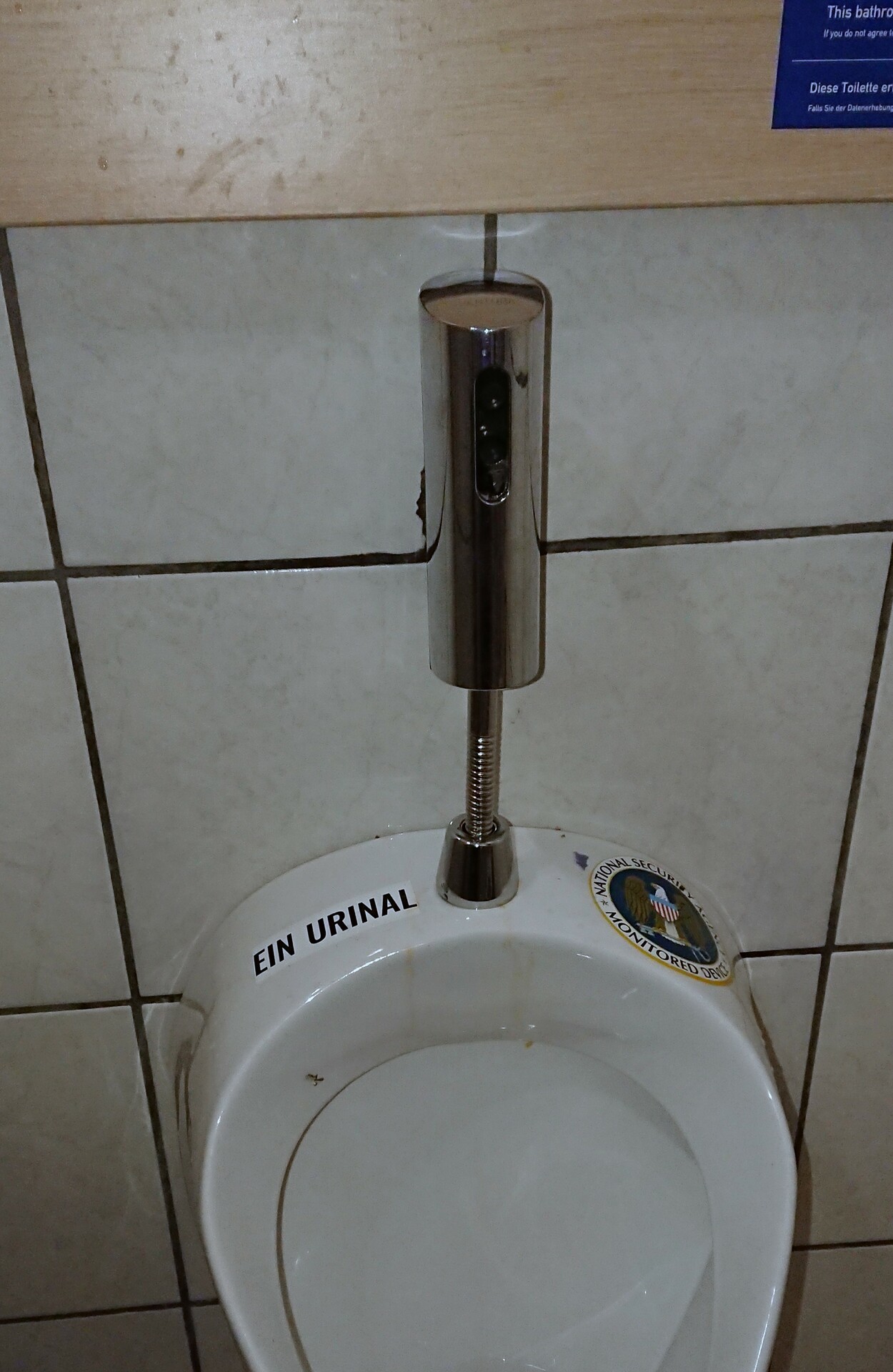 r3_w1_pissoir_automatikspuehlung.jpg