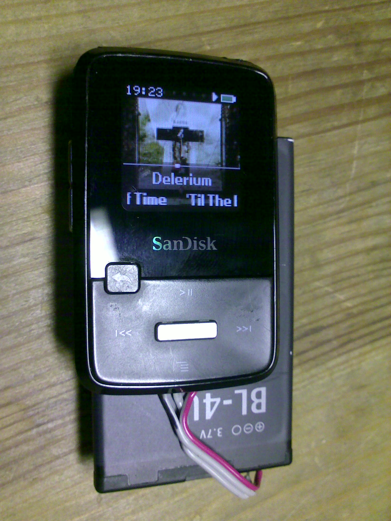 sansaclipzip1ah_5.jpg sansaclipzip1ah_5.jpg